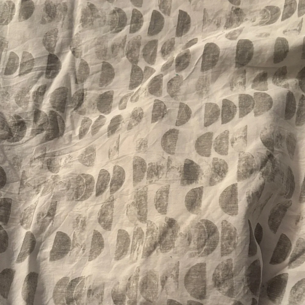 West Elm Neutral Pebble Print Duvet Cover - Gray and White